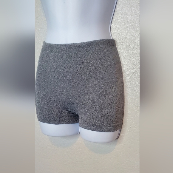 💚5/$25 Skinnygirl Gray Smoothers & Shapers Spandex Shorty Shorts Size Medium - Picture 2 of 5